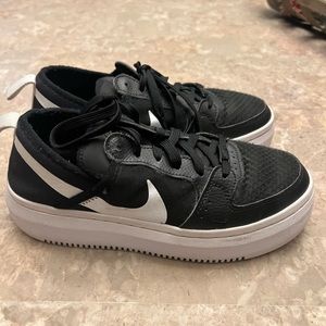 Women’s Court Vision Alta size 8